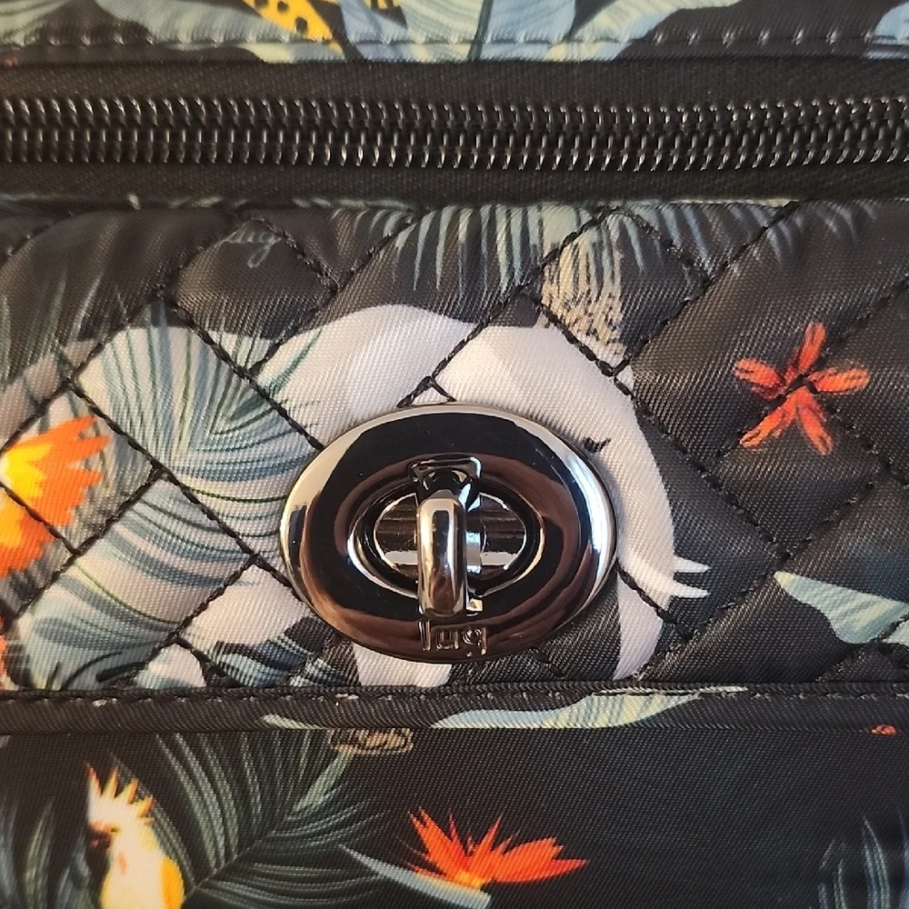 lug switch crossbody